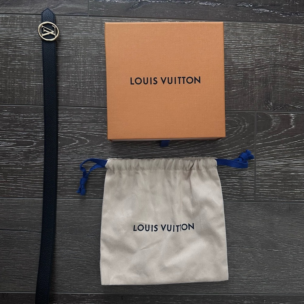 Louis Vuitton Circle 20mm Reversible Belt in excellent condition! Size 85 cm (L)